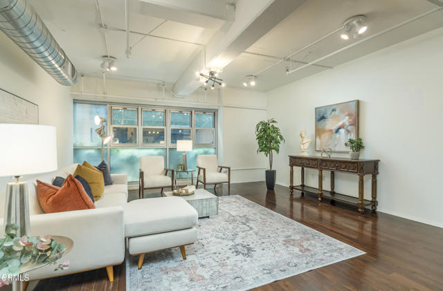 Building Photo - 510 S Hewitt St