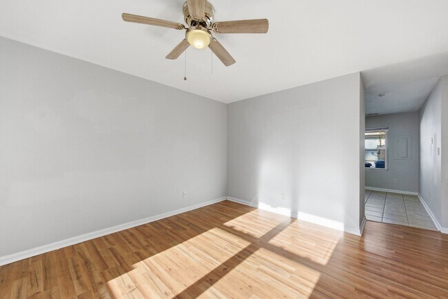 Building Photo - 116-118 Armon Ave