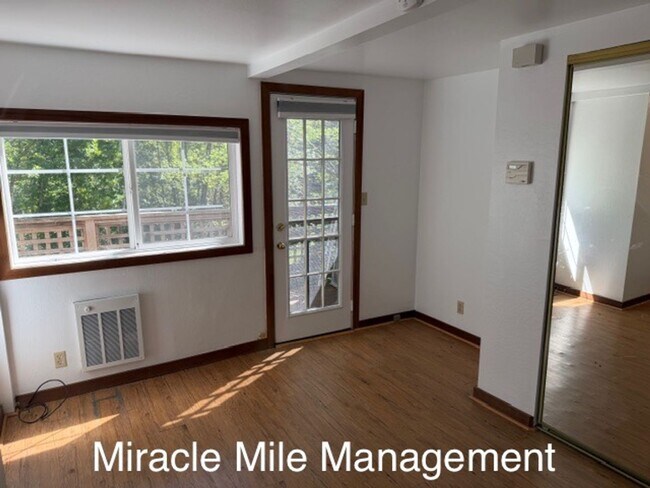 Building Photo - Charming Private Cottage in San Anselmo