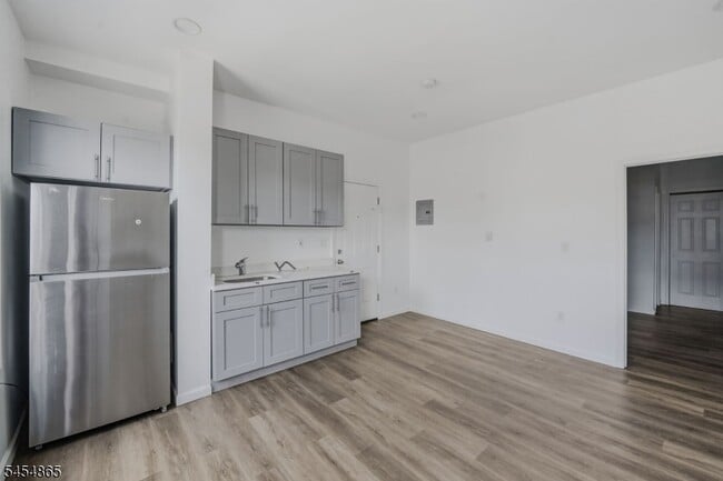 Building Photo - 76-78 Market Street Unit 5