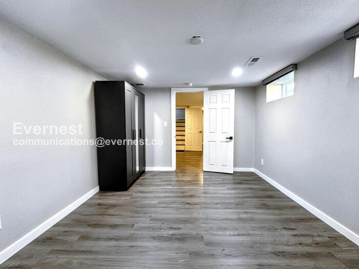 Building Photo - 2551 W 39th Ave