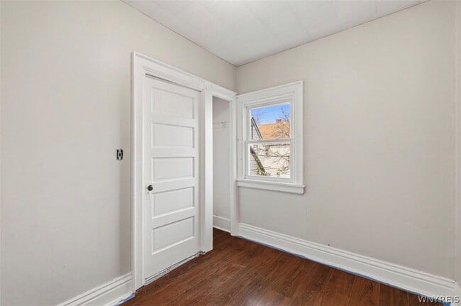 Building Photo - 1067 Tonawanda St