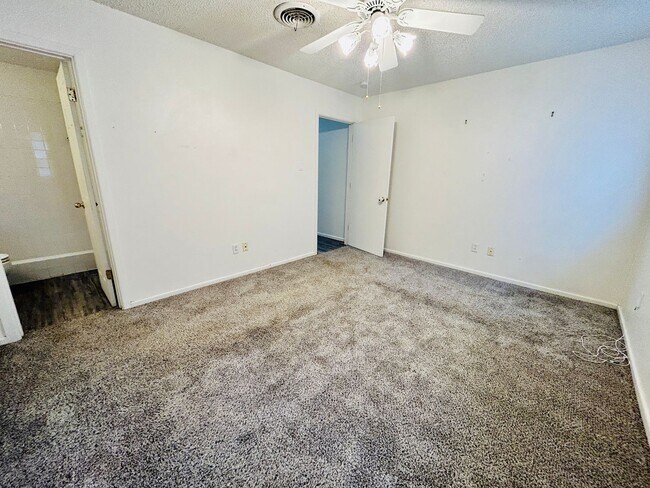 Building Photo - 4914 57th St