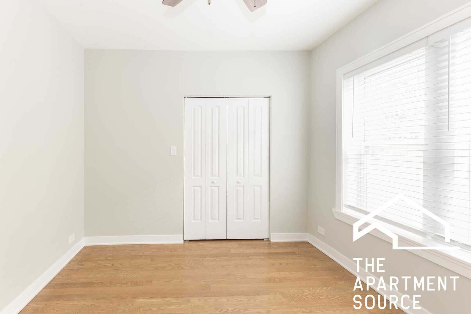 Building Photo - 4647 N Wolcott Ave