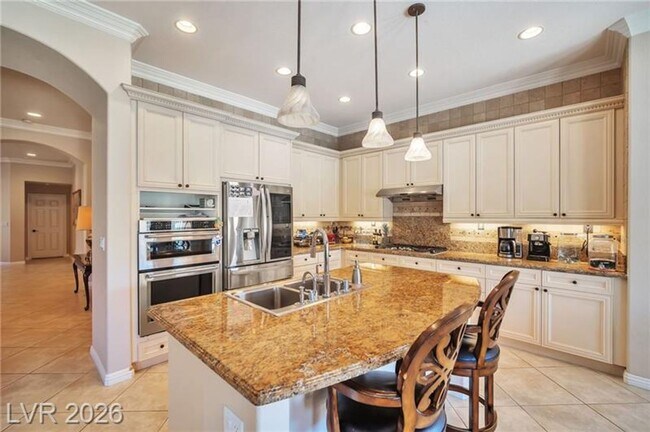 Building Photo - LUXURY HOME IN SEVEN HILLS