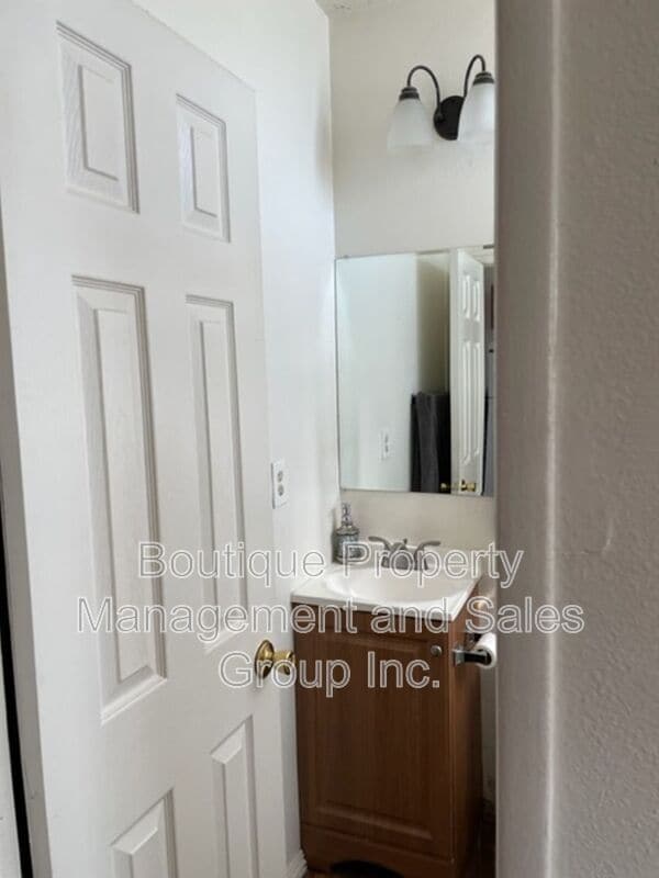 Building Photo - 792 Termino Ave