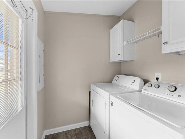 Building Photo - 3911 County Rd 183