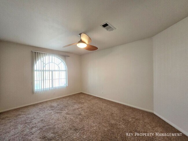 Building Photo - 3697 Ferndale Cove Dr