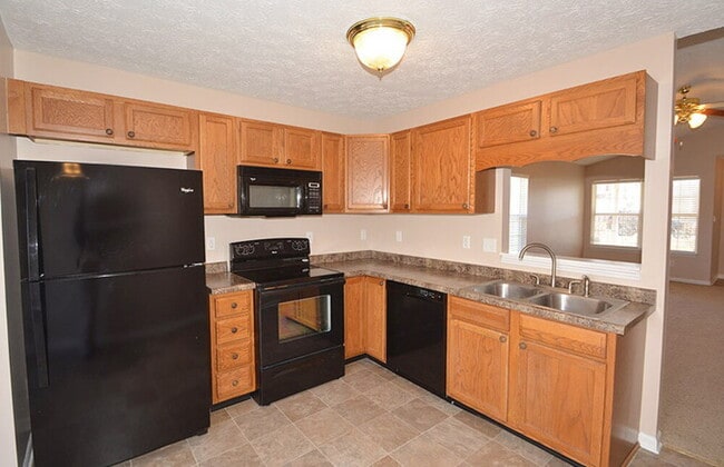 Building Photo - 4036 Magnolia Dr