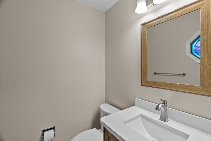 Building Photo - 2 Coachman Ct