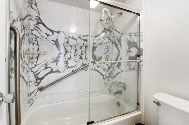 Building Photo - 1340 S Ocean Blvd