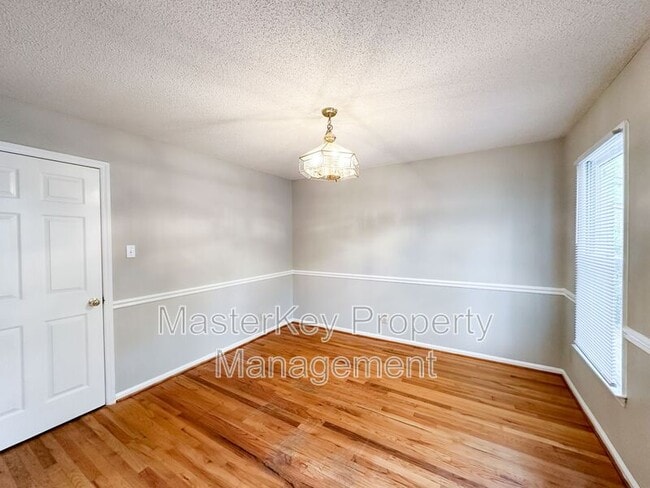 Building Photo - 3632 Manford Dr
