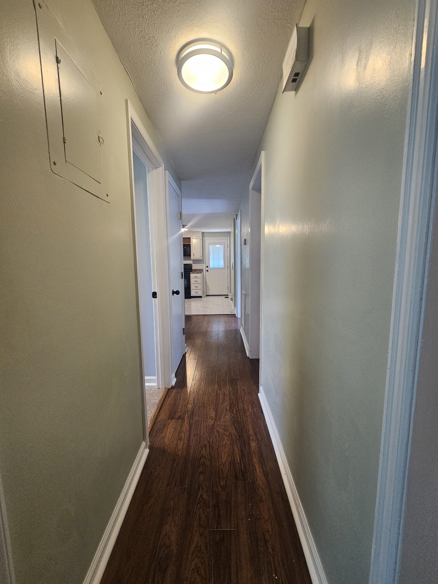 Building Photo - 259 Lakeview Dr