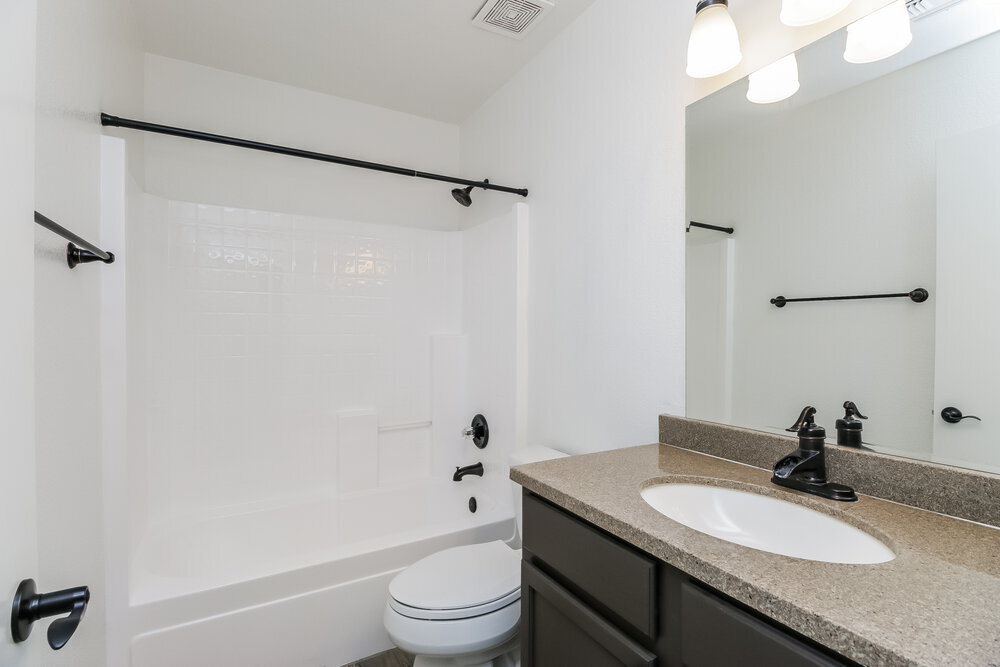 Building Photo - 2466 E Hazeltine Way
