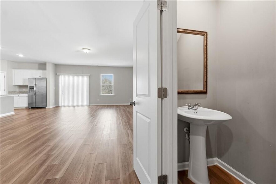 Building Photo - 21 Golden Eagle Pkwy