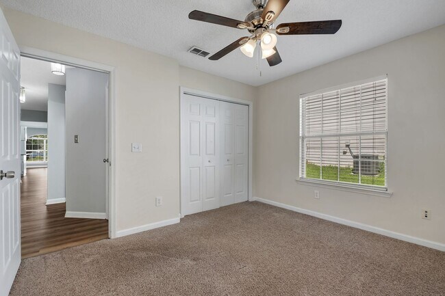 Building Photo - NE Tallahassee Townhome with Community Pool