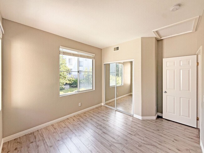 Building Photo - SD: Spacious 3BD/3BA Home in University City with Community Pool, Backyard Patio & 2-Car Garage