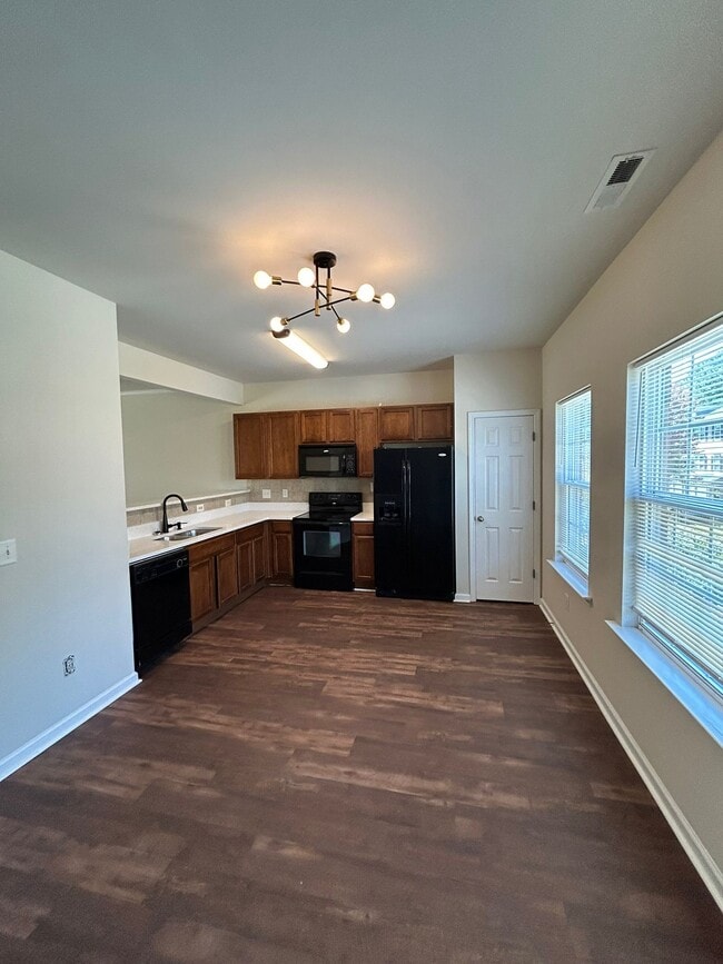 Building Photo - 108 Gallent Hedge Trail