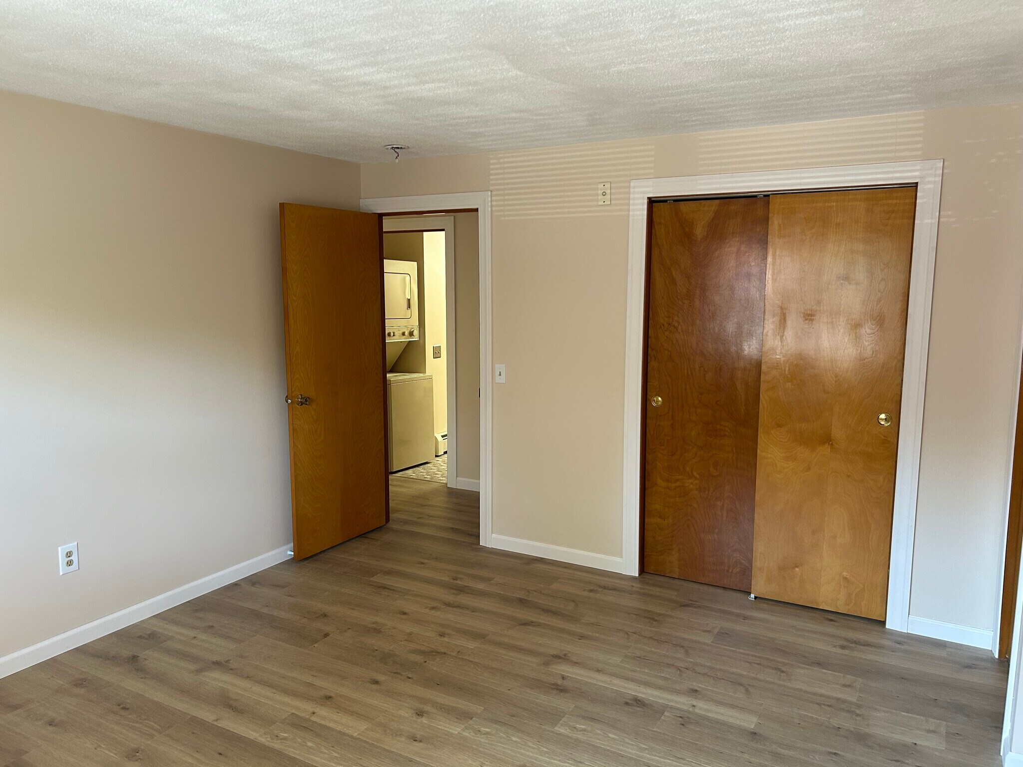 Building Photo - 287 Mayfield Ave