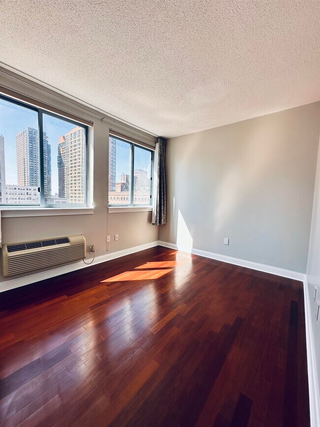 Building Photo - 311 Washington St