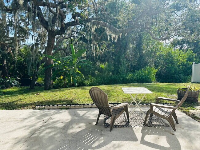 Building Photo - "Charming 3-Bedroom Oasis with 2 Full Baths in Riverview – Your Ideal Home Awaits!"