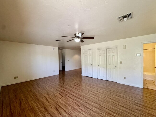 Building Photo - 4 bedroom 2 bath with W/D ask about our move in special!