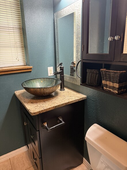 Master Bath - 10677 Hancock Dr