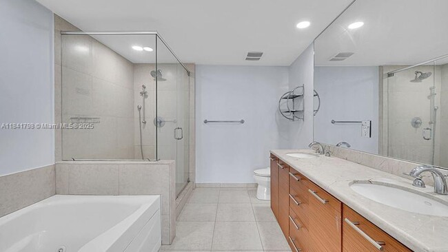 Building Photo - 50 Biscayne Blvd