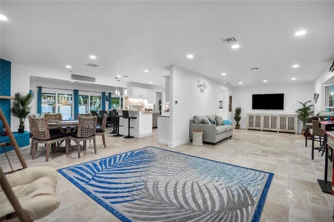 Building Photo - 31 Lands End Ln