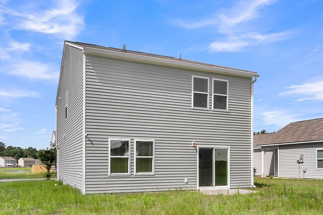 Building Photo - 424 Pender Woods Dr