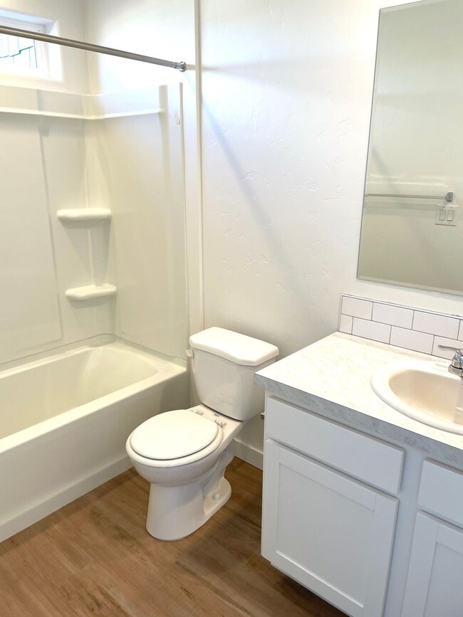 Building Photo - Newly Built Townhome