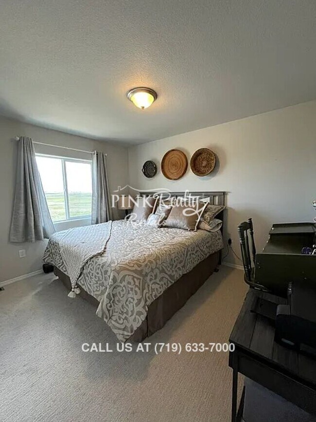 Building Photo - 9656 Feathergrass Dr