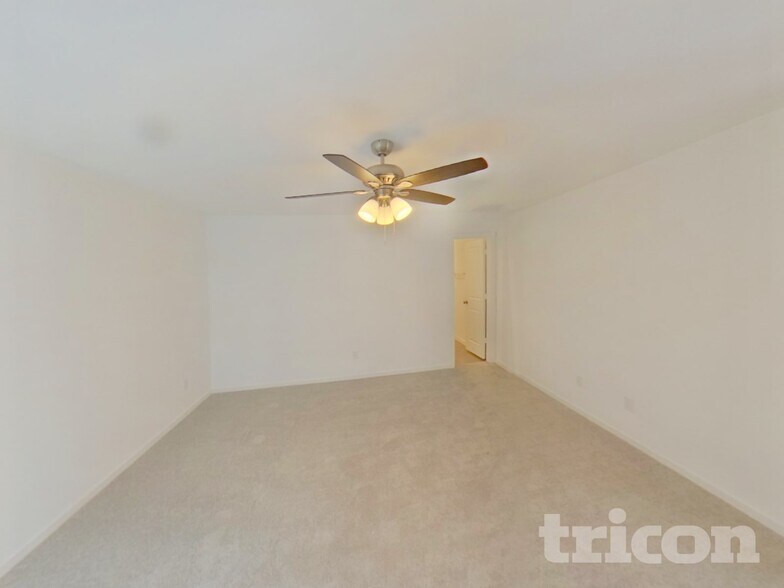 Building Photo - 838 Ponderosa Ln