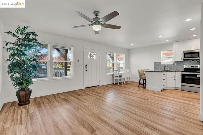 Building Photo - 507 Maple St