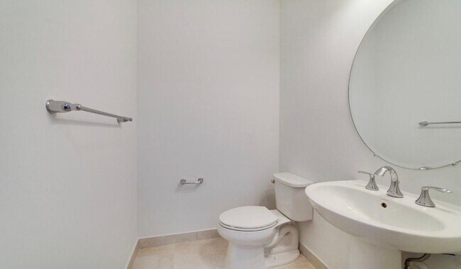 Building Photo - 9952 Brickhill Dr