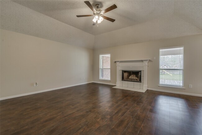Building Photo - 2460 Pebblebrook Cir
