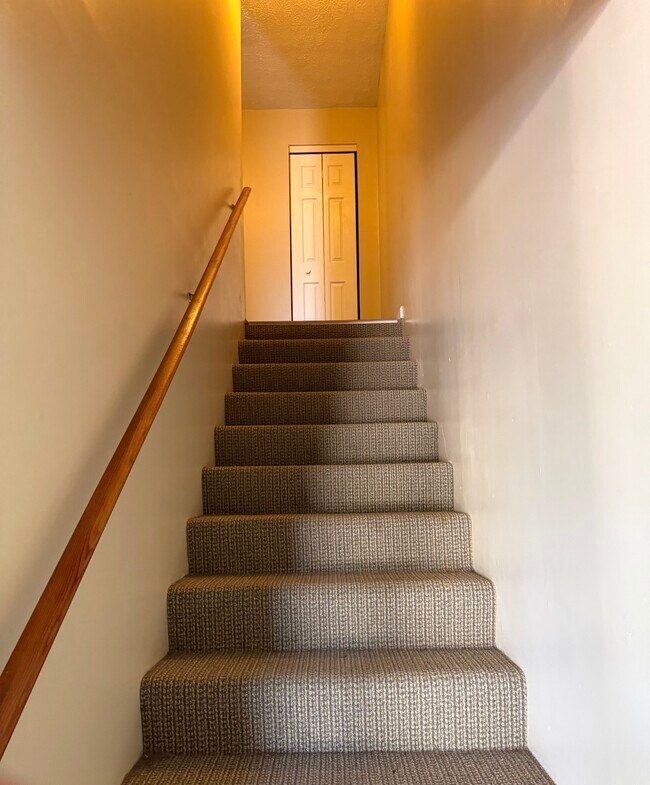 Building Photo - 100 Rockcastle St