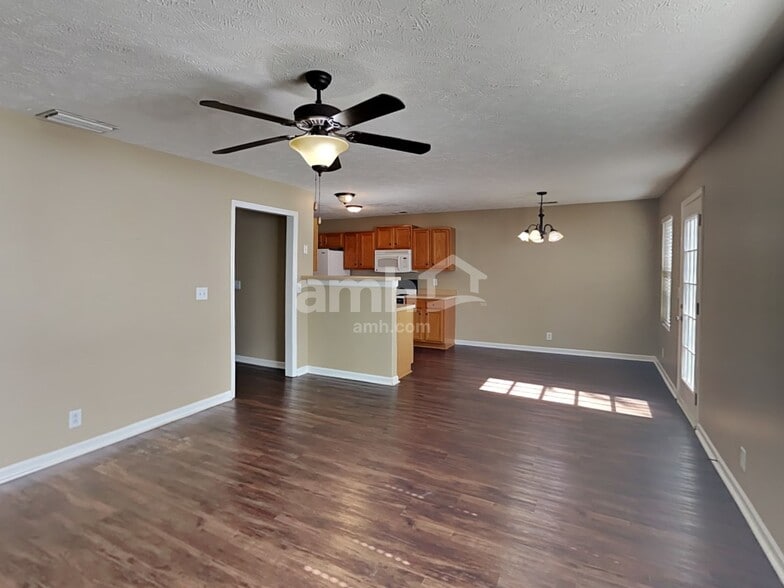 Building Photo - 4861 Nina Marie Ave