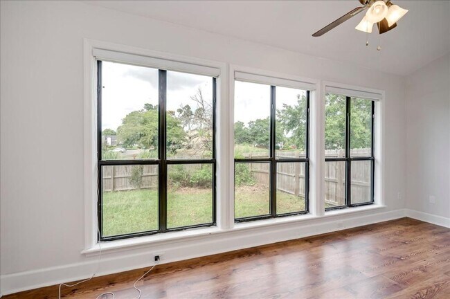 Building Photo - 3101 Bobcat Ct