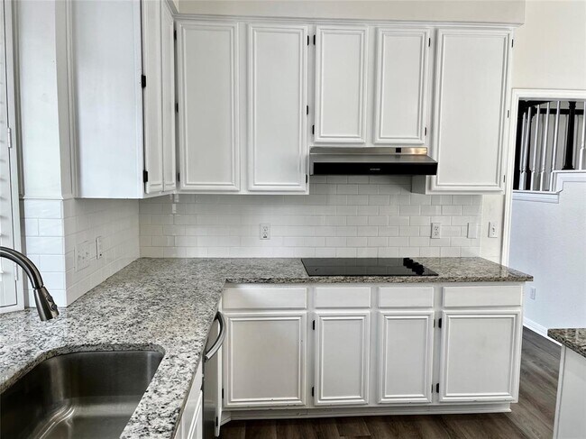 Building Photo - 16909 Dorman Dr