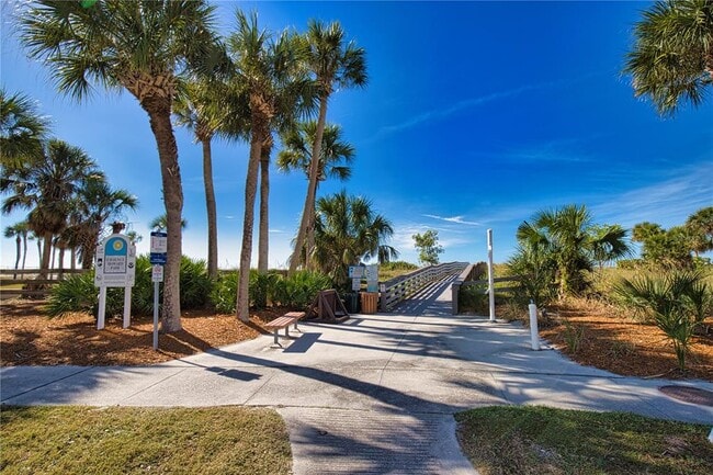 Building Photo - 830 The Esplanade N