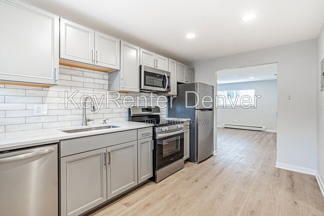 Building Photo - 2356 S Linden Ct