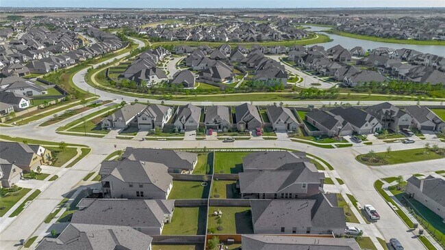 Building Photo - 11430 Bush Clover Dr