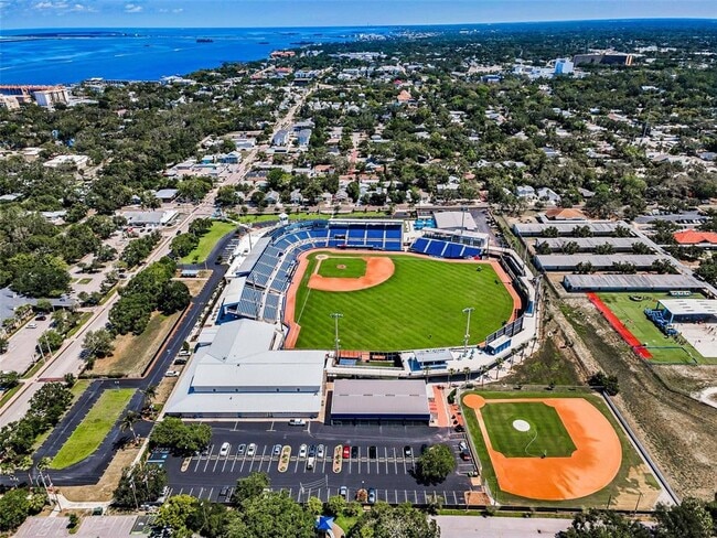 Building Photo - 1502 Cottonwood Terrace