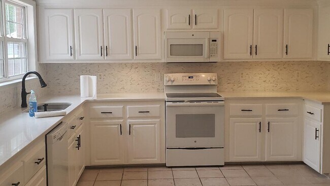 Building Photo - 350 Swindall Cir