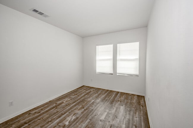 Building Photo - 17106 Zion Dr