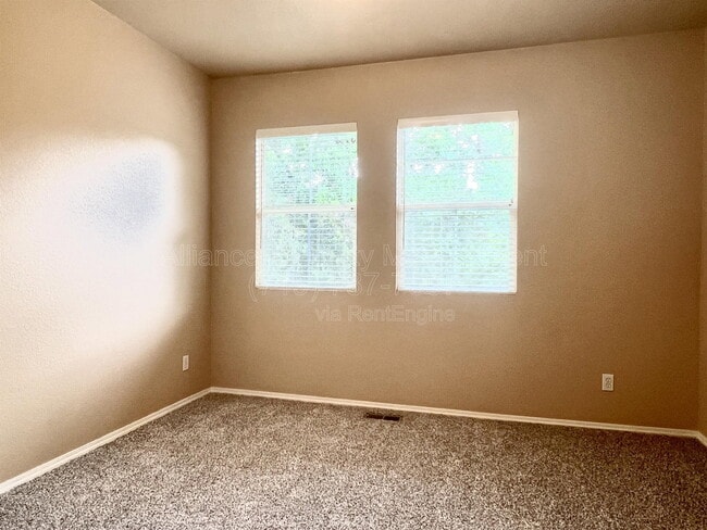 Building Photo - 3380 Apogee View