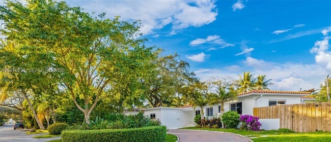 Building Photo - 535 NE 50th Terrace