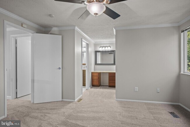 Building Photo - 3390 Longbow Ct
