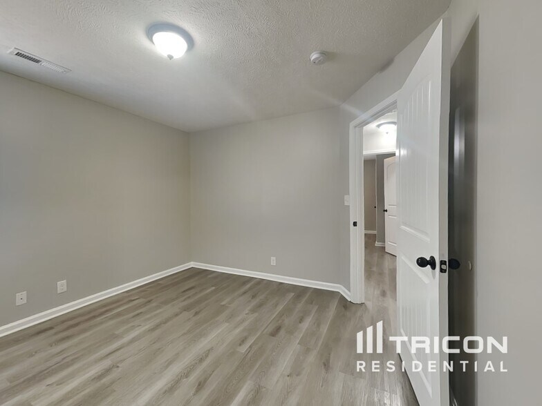 Building Photo - 980 Culverson Ct